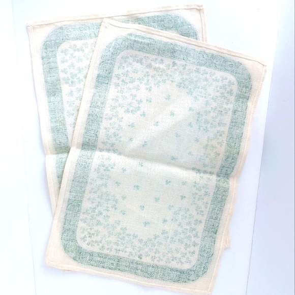 Vintage Celtic Shamrock 65% Irish Linen Placemats - Set of 2 - Picture 3 of 3